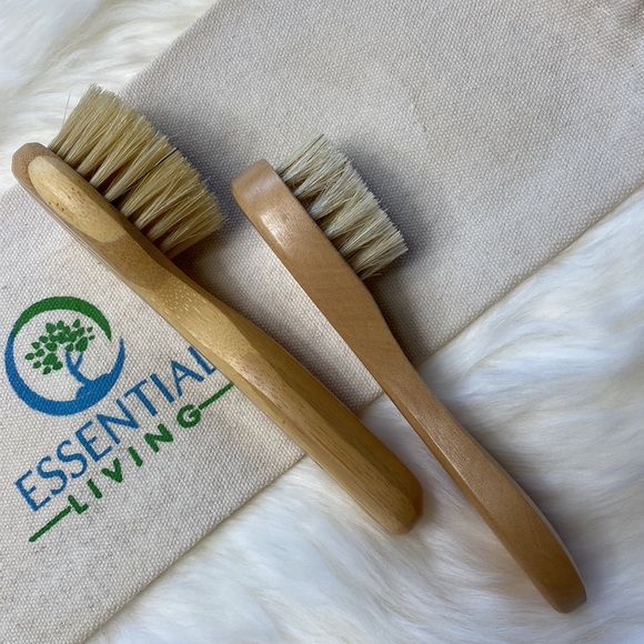 •three• Facial Dry Brushes with Canvas Bag - Picture 3 of 8